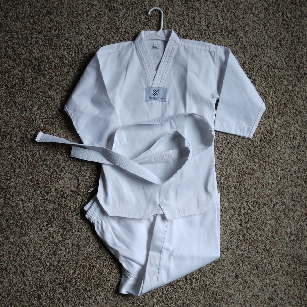 Kids Tiger Claw Kyuki Do Uniform Gi Karate Taekwondo White 00